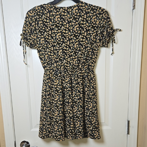 Purple Snow Small Pixie Daisy Mini Dress Flirty Tie Sleeves Wooden Buttons - Picture 13 of 13